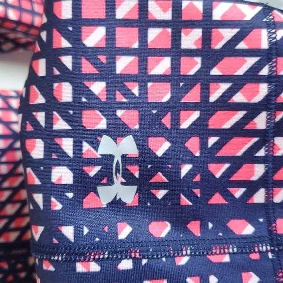 4 for $20 Under Armour Capri Workout leggings in Size Small - Picture 3 of 4